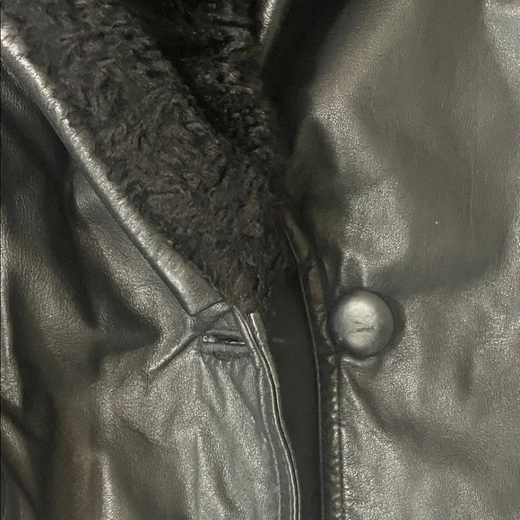 Vintage Mgr It’s Our Universe Black Leather Jacket with Faux Fur Collar - Picture 4 of 6